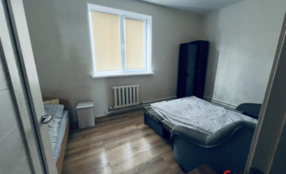 Снять 4-комнатную квартиру на сутки, Луговая Слобода, ул. Чепика. Фото 1