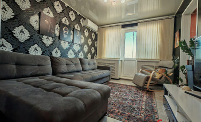 Купить 3-комнатную квартиру, Солигорск, Ленинского Комсомола ул., 9. Фото 1