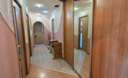 Купить 4-комнатную квартиру, Новополоцк, Комсомольская ул., 13. Фото 10