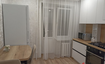 Снять 3-комнатную квартиру на сутки, Молодечно, Великий Гостинец, д. 111. Фото 2