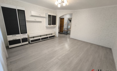 Купить 3-комнатную квартиру, Кобрин, Дружбы, 35. Фото 2