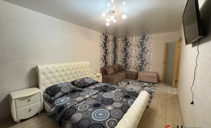 Снять 1-комнатную квартиру на сутки, Минск, ул. Пономаренко, д. 28(Фрунзенский район). Фото 1