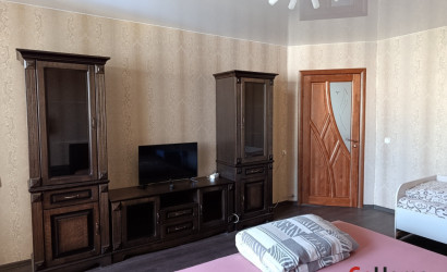 Снять 3-комнатную квартиру на сутки, Новогрудок, Дроздовича,д.34. Фото 1