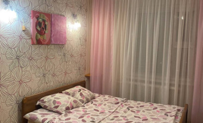 Снять 2-комнатную квартиру на сутки, Жлобин, 18 микрорайон, 5 дом. Фото 1