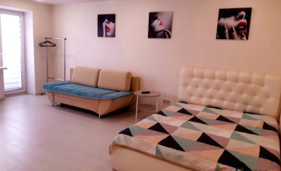 Снять 1-комнатную квартиру на сутки, Горки, улица Советская 4. Фото 1