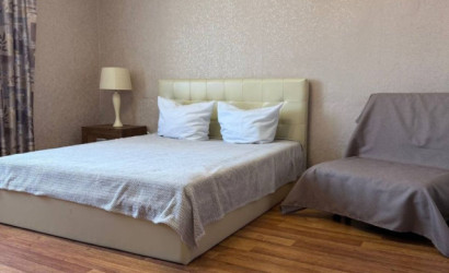 Снять 3-комнатную квартиру на сутки, Кобрин, ул. Николаева д.18. Фото 1