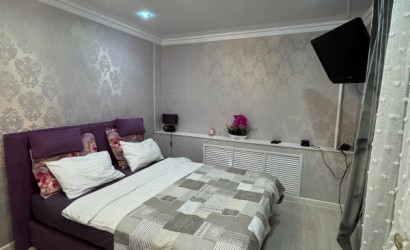 Снять 2-комнатную квартиру на сутки, Береза, Северный городок,45. Фото 1