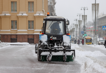 Для очистки от снега и льда в Минске израсходовано более 406 т песко-соляных смесей