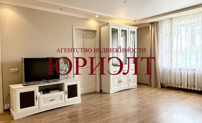 Купить 4-комнатную квартиру, Новополоцк, Молодёжная, 14. Фото 1