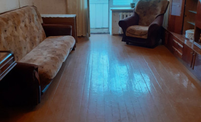 Купить 3-комнатную квартиру, Лунинец, Макаренко, 4. Фото 1