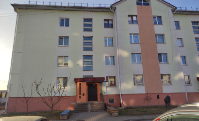 Купить 3-комнатную квартиру, Кобрин, Маршала Жукова, 4А. Фото 1