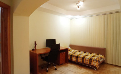 Купить 4-комнатную квартиру, Брест, Краснознаменная ул.. Фото 9