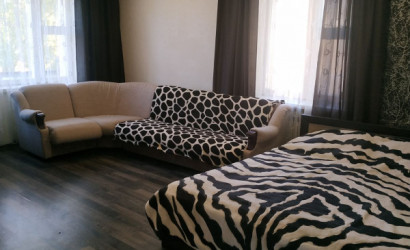 Снять 1-комнатную квартиру на сутки, Новополоцк, 7линия  д.4 к.9. Фото 1