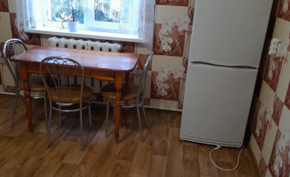 Снять 4-комнатную квартиру на сутки, Новогрудок, Малый Замок 8. Фото 2