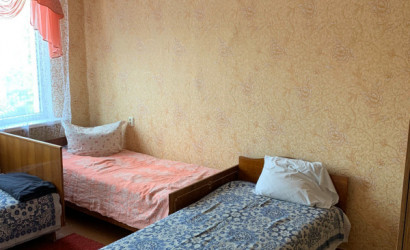 Снять 2-комнатную квартиру на сутки, Белоозерск, Ленина, 27. Фото 2