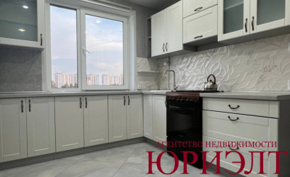 Купить 4-комнатную квартиру, Барановичи, Брестская, 285А. Фото 1