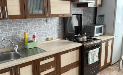 Снять 3-комнатную квартиру на сутки, Микашевичи, Первомайская,19. Фото 1