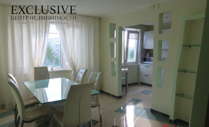 Купить 5-комнатную квартиру, Новополоцк, Коласа ул., 22. Фото 1