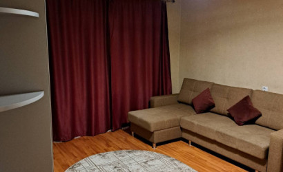 Снять 1-комнатную квартиру на сутки, Дзержинск, 13 К.Маркса. Фото 2