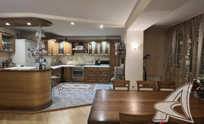 Купить 4-комнатную квартиру, Брест, Киевка, ул. Сикорского. Фото 3