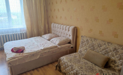 Снять 3-комнатную квартиру на сутки, Кобрин, Советская 127. Фото 1