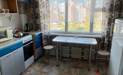 Снять 2-комнатную квартиру на сутки, Жлобин, Микрорайон 2 д.1. Фото 4