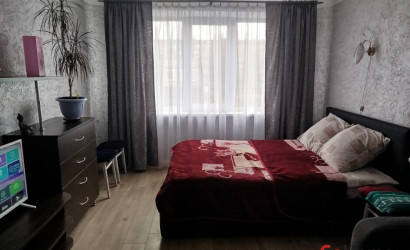 Снять 1-комнатную квартиру на сутки, Боровляны, Березовая роща, 11. Фото 1