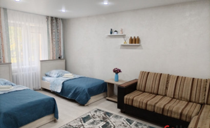 Снять 1-комнатную квартиру на сутки, Кобрин, Пушкина, д.1. Фото 1