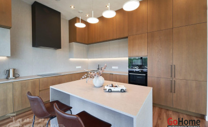 Купить 3-комнатную квартиру, Ратомка, Солнечный Пляж ул., 7. Фото 1