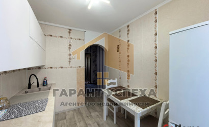 Купить 3-комнатную квартиру, Кобрин, Жукова. Фото 3