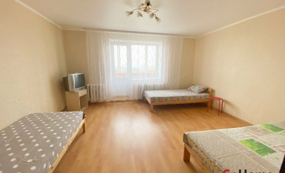 Снять 3-комнатную квартиру на сутки, Пружаны, улица Интернациональная. Фото 4