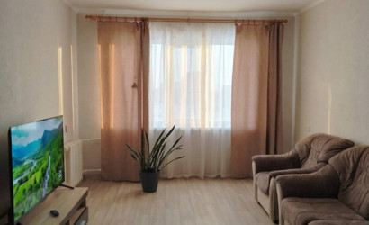 Снять 2-комнатную квартиру на сутки, Жлобин, микрорайон 16, дом 15. Фото 1