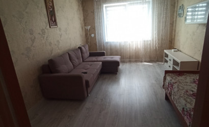 Снять 2-комнатную квартиру на сутки, Новополоцк, Молодёжная, 158. Фото 1