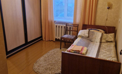 Снять 4-комнатную квартиру на сутки, Ивацевичи, Депутатская, 43/2 . Фото 1