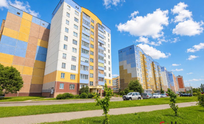 Купить 3-комнатную квартиру, Витебск, Лазо, 133/1. Фото 1