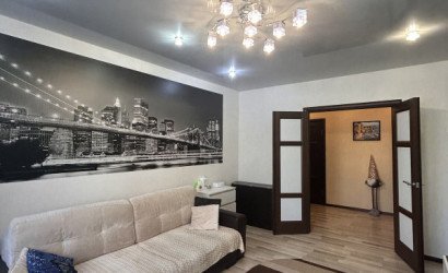 Купить 3-комнатную квартиру, Новополоцк, Еронько ул., 11. Фото 1