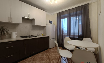 Снять 2-комнатную квартиру на сутки, Брест, ул. Московская, д. 176. Фото 1