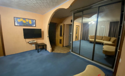 Снять 3-комнатную квартиру на сутки, Рогачев, Богатырёва 58. Фото 1