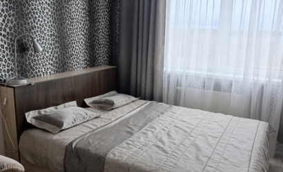 Снять 1-комнатную квартиру на сутки, Минск, ул. Петра Мстиславца, д. 1 (Первомайский район). Фото 1