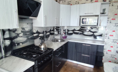 Снять 4-комнатную квартиру на сутки, Бобруйск, Ульяновская, 48. Фото 1