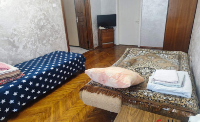 Снять 3-комнатную квартиру на сутки, Солигорск, Ленина 1-40. Фото 1