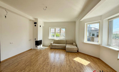 Купить дом, Коробчицы, Абрикосовая, 13 соток. Фото 13