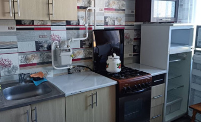 Снять 2-комнатную квартиру на сутки, Островец, ул Володарского д. 41. Фото 1