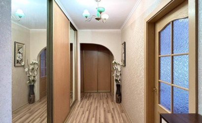 Купить 3-комнатную квартиру, Солигорск, Богомолова ул., 9. Фото 4