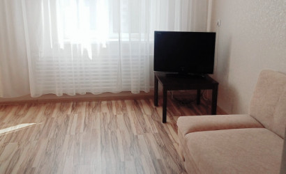 Снять 2-комнатную квартиру на сутки, Кобрин, Дзержинского,д60/1. Фото 2